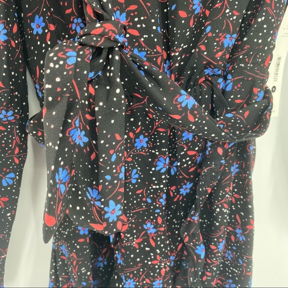 Aqua NWT Bloomingdale's One Shoulder Long Sleeve Waist Tie Floral Romper New - Picture 5 of 13